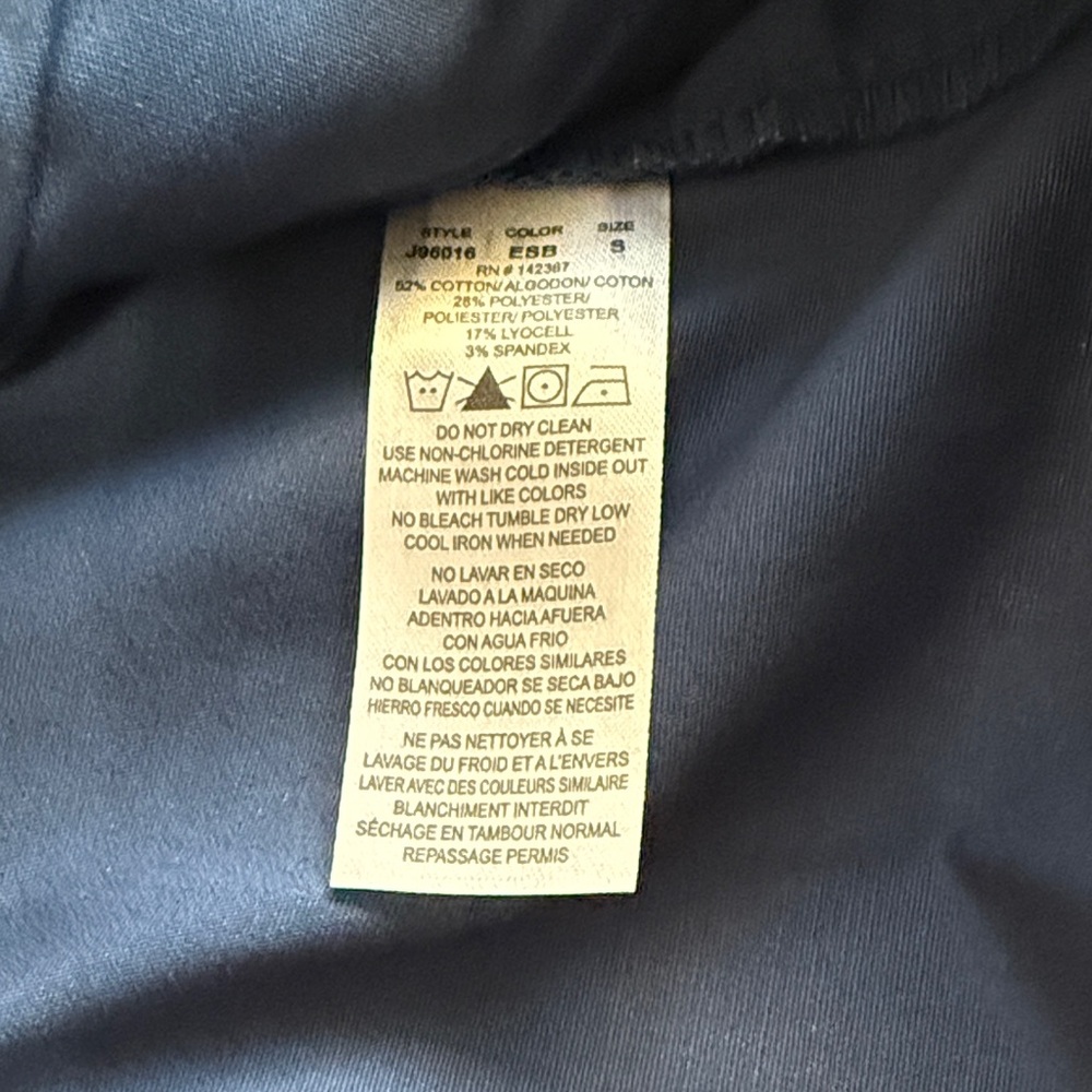 Jaanuu Navy Blue Short Sleeve Scrub Top/Jacket with Gold Hardware. Size Small - Picture 5 of 5